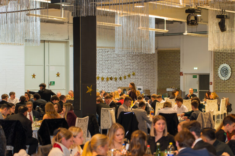 Emotionen, Ehrungen und Abschiede