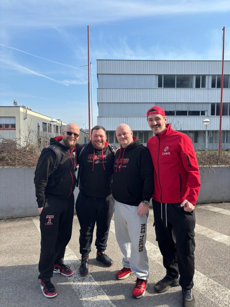 Weiterbildung für den Erfolg – Red Tigers Coaches bestehen Übungsleiterkurs